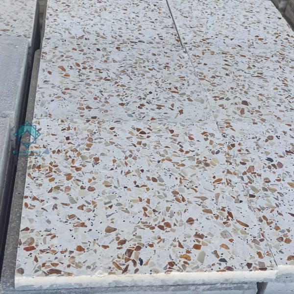 نمای موزاییک های سنگ مرمر نمره 3 اتوماتیک بر روی پالت و آماده ارسال برای مشتری