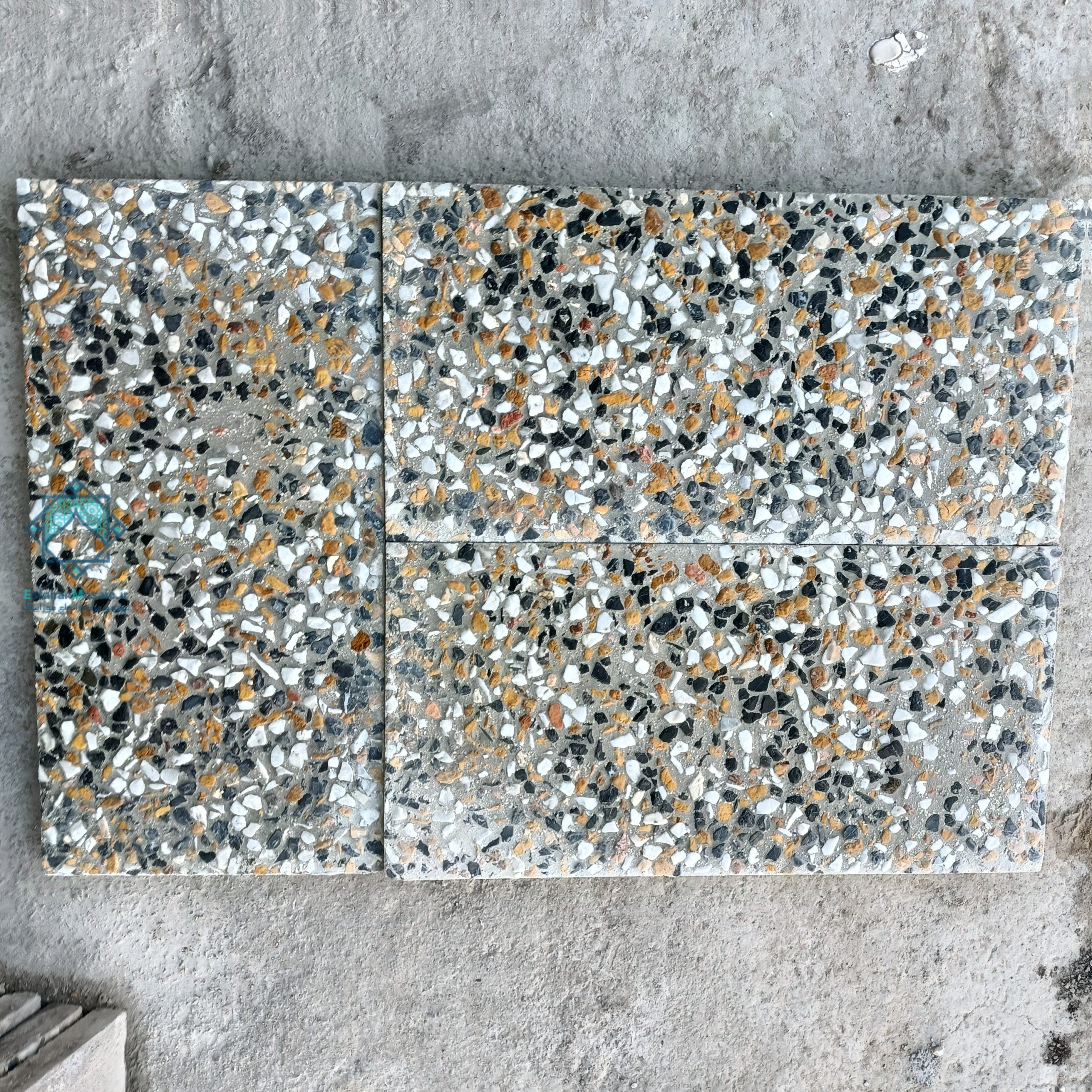 نمای چند موزاییک واش بتن ترکی 30 در 60 که در کنار هم قرار گرفتهاند و تصویر بهتری از نمونه اجرا را نمایش میدهند